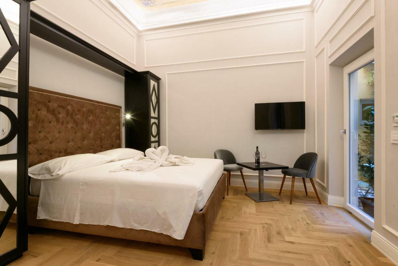 Vivaldi Luxury Suites Florenţa Exterior foto